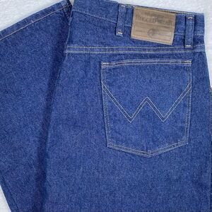 Wrangler Rugged Wear Classic Fit Men's Denim‎ Blue Jeans 38x30